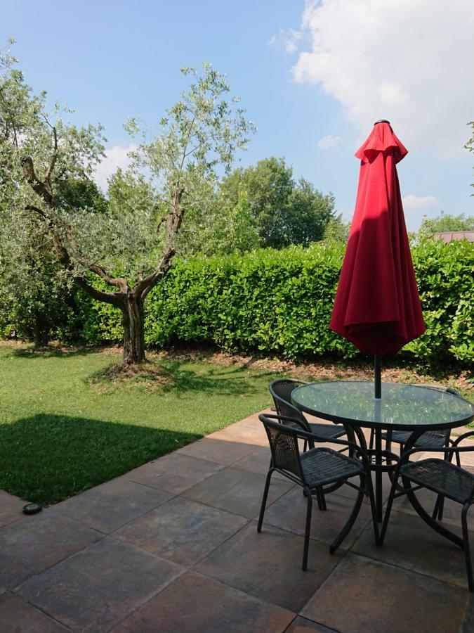 Hotel Il Carpino Bianco Puegnago sul Garda Exterior foto